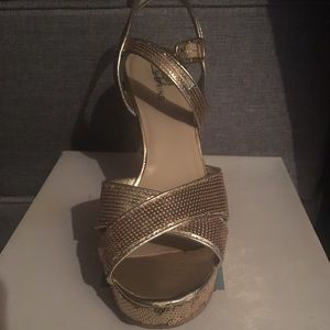 Gold wedges